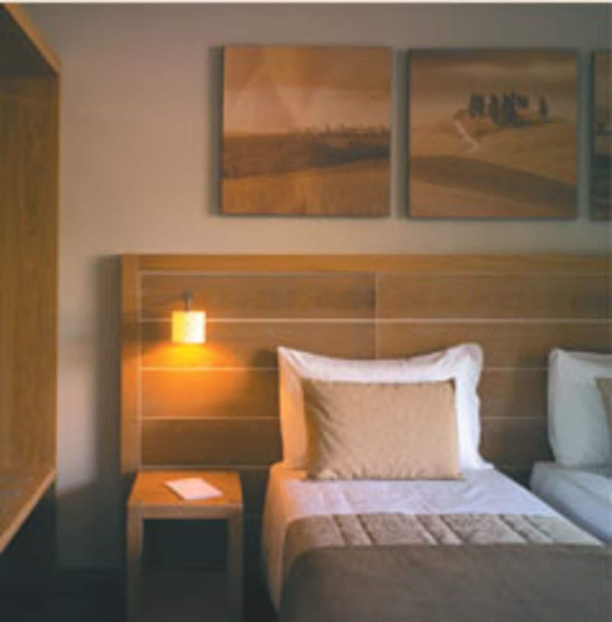 Meridiana Country Hotel กาเลนซาโน ภายนอก รูปภาพ