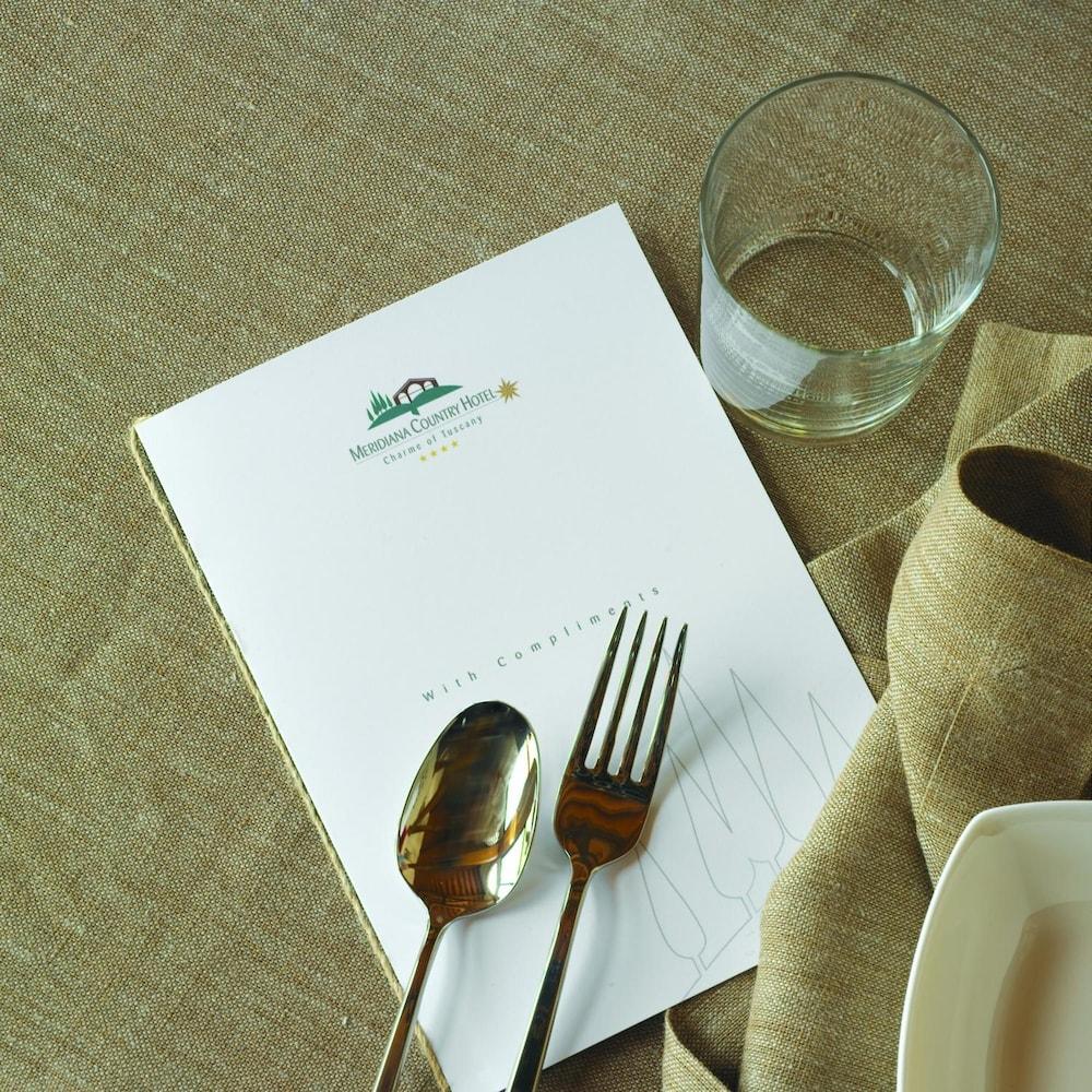 Meridiana Country Hotel กาเลนซาโน ภายนอก รูปภาพ