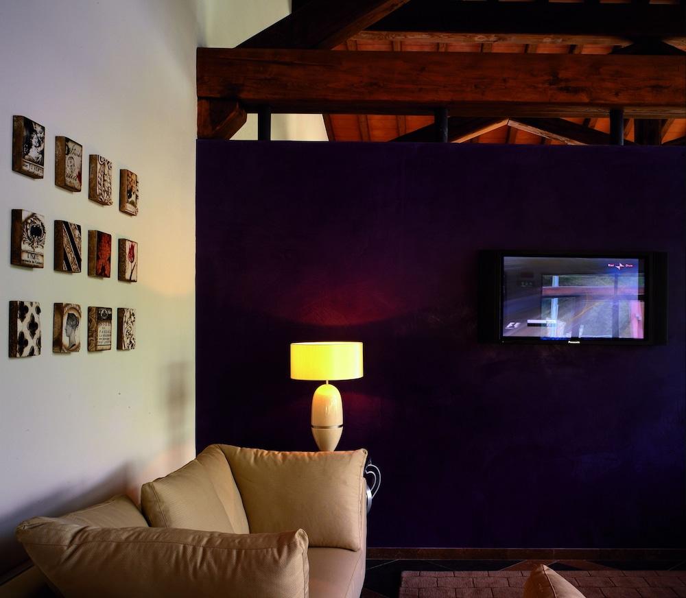 Meridiana Country Hotel กาเลนซาโน ภายนอก รูปภาพ