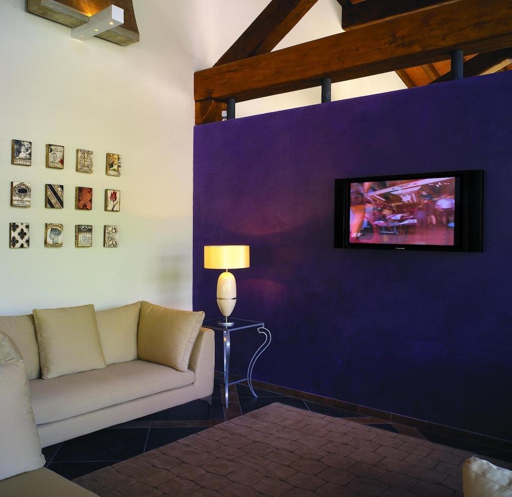 Meridiana Country Hotel กาเลนซาโน ภายนอก รูปภาพ