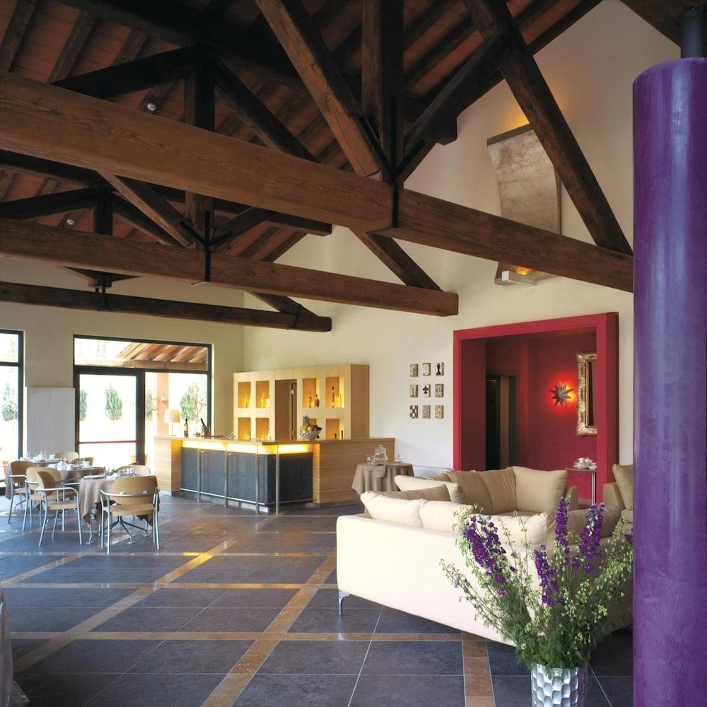 Meridiana Country Hotel กาเลนซาโน ภายใน รูปภาพ