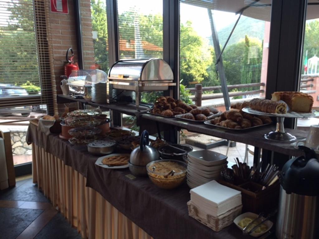 Meridiana Country Hotel กาเลนซาโน ภายนอก รูปภาพ