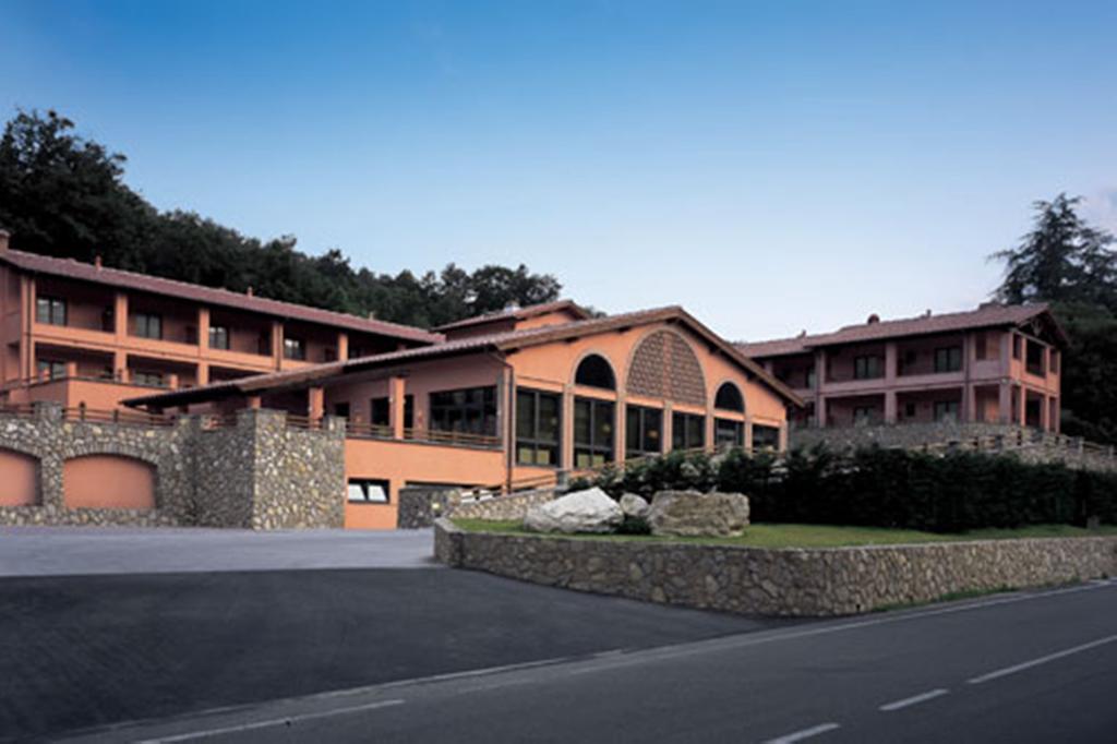 Meridiana Country Hotel กาเลนซาโน ภายนอก รูปภาพ