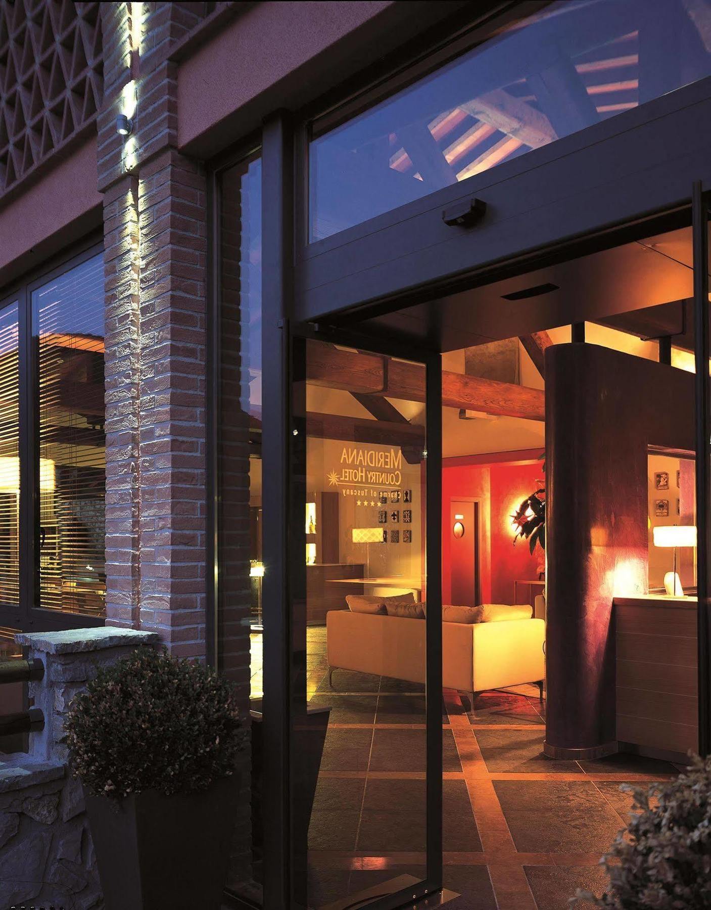 Meridiana Country Hotel กาเลนซาโน ภายนอก รูปภาพ