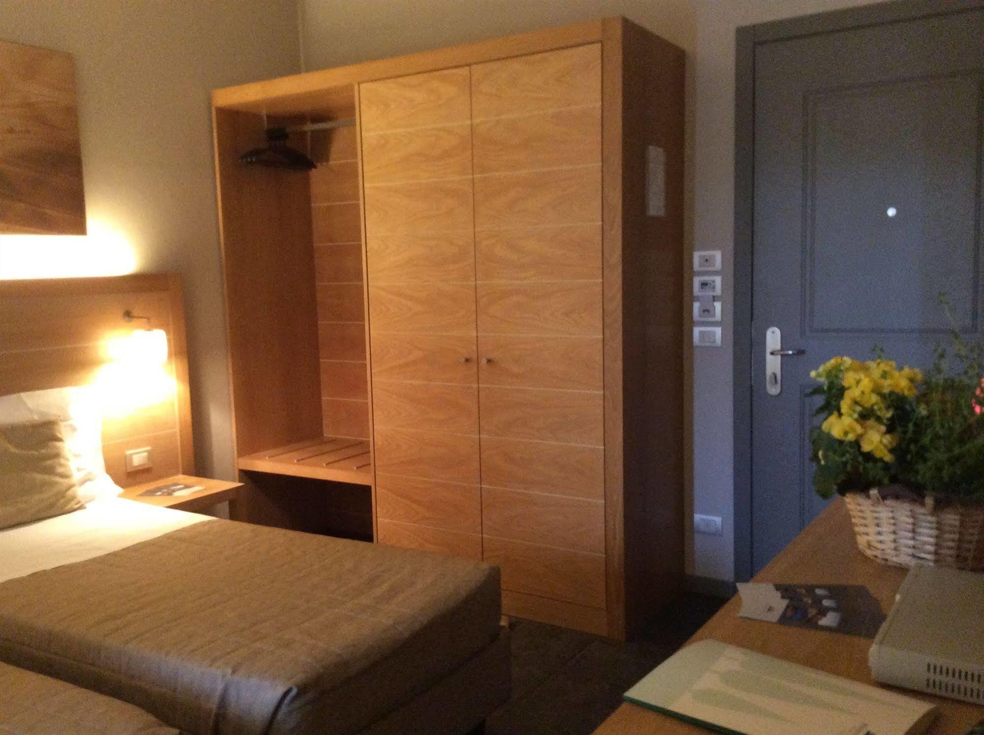 Meridiana Country Hotel กาเลนซาโน ภายนอก รูปภาพ