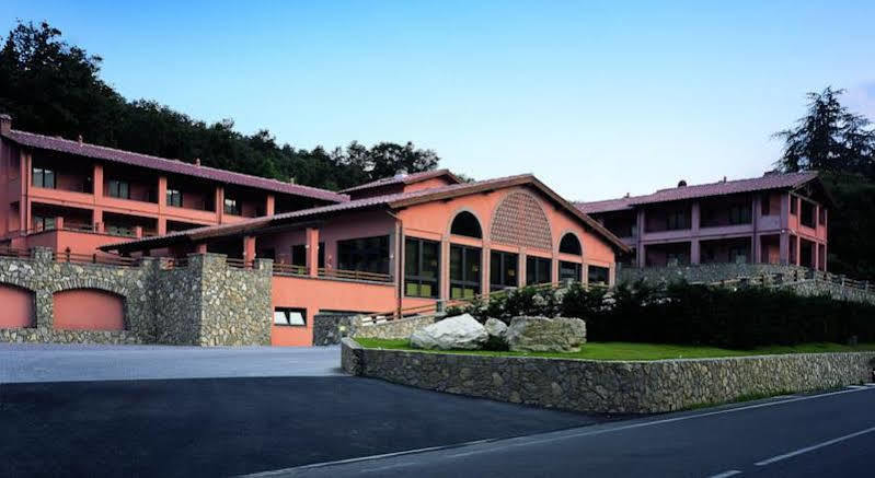 Meridiana Country Hotel กาเลนซาโน ภายนอก รูปภาพ