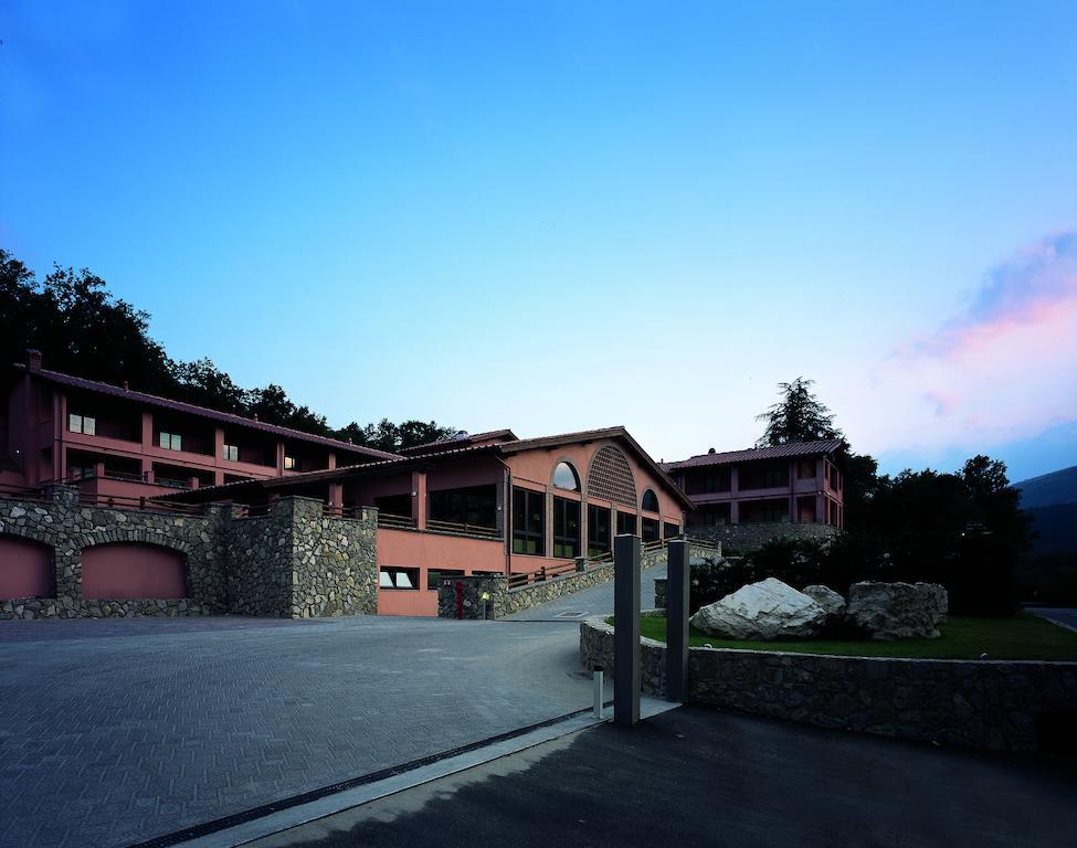 Meridiana Country Hotel กาเลนซาโน ภายนอก รูปภาพ